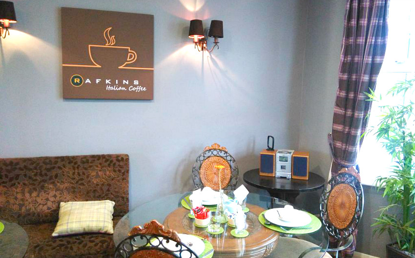 Breakfast at Maitrise Hotel London Wembley