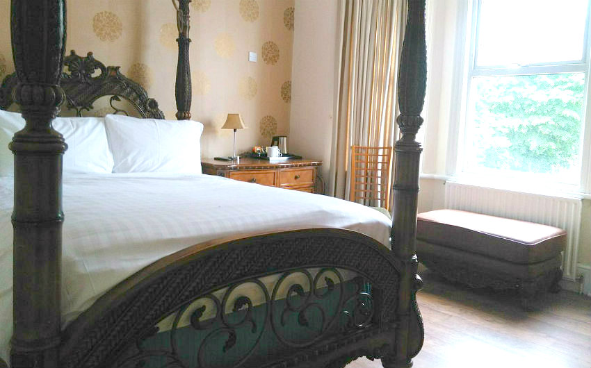Double room at Maitrise Hotel London Wembley